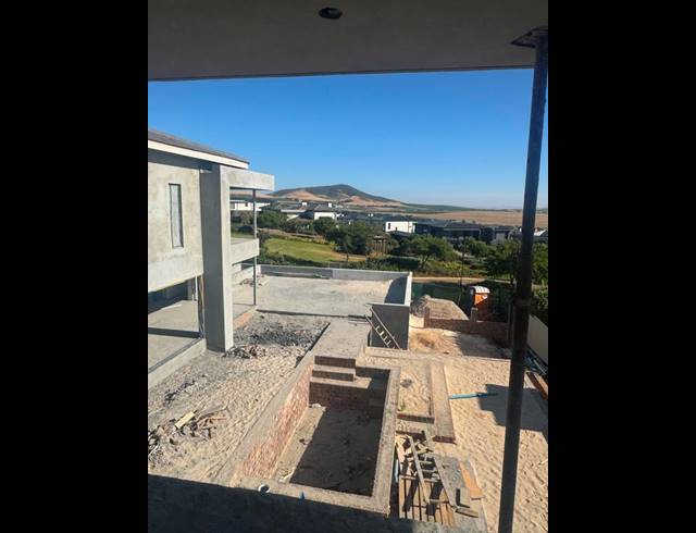 5 BEDROOM HOUSE FOR SALE IN CLARA ANNA FONTEIN